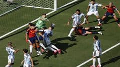 Dibu Martinez thực hiện 11 pha cản phá; Argentina không có cú sút nào trong hiệp chính chung kết