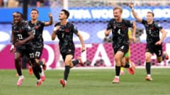 Canada thắng Nam Phi 1-0 nhờ bàn thắng của Eustáquio ở phút bù giờ, lần đầu tiên vào vòng 1/8 World Cup