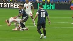 Falcao và Tardelli nhận xét về cú đấm của Enzo và công tác trọng tài trong bán kết Argentina – Anh