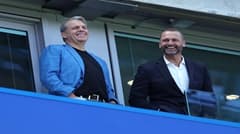 Todd Boehly và Mark Walter dự định bán cổ phần Chelsea cho Clearlake, định giá trên 5 tỷ bảng