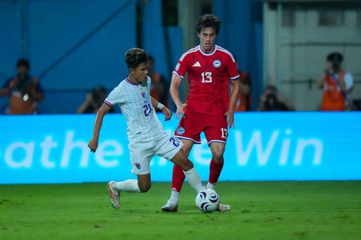 Thái Lan giành chiến thắng 3-1 trên sân Singapore, giữ lợi thế trong bán kết ASEAN Cup