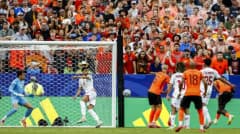 Hà Lan thắng Tunisia 3-1, giành ngôi đầu bảng và vào vòng 32 đội