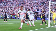 Charles De Ketelaere ghi hai bàn thắng trong trận knock-out World Cup, trở thành cầu thủ thứ ba của Bỉ đạt thành tích này