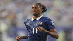 Olise ghi 7 đường chuyền quyết định trong lần ra mắt World Cup, xếp thứ 7 trong lịch sử, kém Messi 5 lần