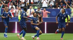 Pháp thắng Iraq 3-0: Mbappé ghi hai bàn liên tiếp, Dembele có bàn thắng đầu tiên tại World Cup