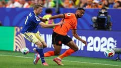 Hà Lan thắng Thụy Điển 5-1 tại World Cup, năm bàn mở màn do cầu thủ Premier League ghi bàn
