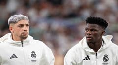Romano: Chủ tịch Florentino khẳng định Tchouaméni và Valverde ở lại; MU muốn có Tchouaméni nhưng rất khó khăn