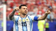 Argentina thắng Áo 2-0, Messi lập cú đúp, nâng tổng số bàn thắng lên 18 và đạt vị trí Vua phá lưới World Cup