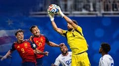 Thủ môn 40 tuổi Vozinha được bình chọn là cầu thủ xuất sắc nhất trận Cape Verde 0-0 Tây Ban Nha