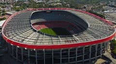 Người biểu tình Mexico phong tỏa lối vào chính của sân vận động tổ chức trận khai mạc World Cup