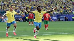 Vinicius Jr. ghi bàn gỡ hòa và gửi lời động viên trên mạng xã hội
