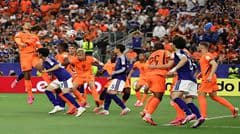Nhật Bản và Hà Lan hòa 2-2, Virgil van Dijk ghi bàn đầu tiên tại World Cup