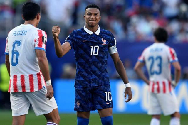 Mbappé: Paraguay tưởng chúng tôi mặc tuxedo ra sân, nhưng chúng tôi cũng biết cách chơi thứ bóng đá "xù xì". Mbappé: Paraguay tưởng chúng tôi mặc tuxedo ra sân, nhưng chúng tôi cũng biết cách chơi thứ bóng đá