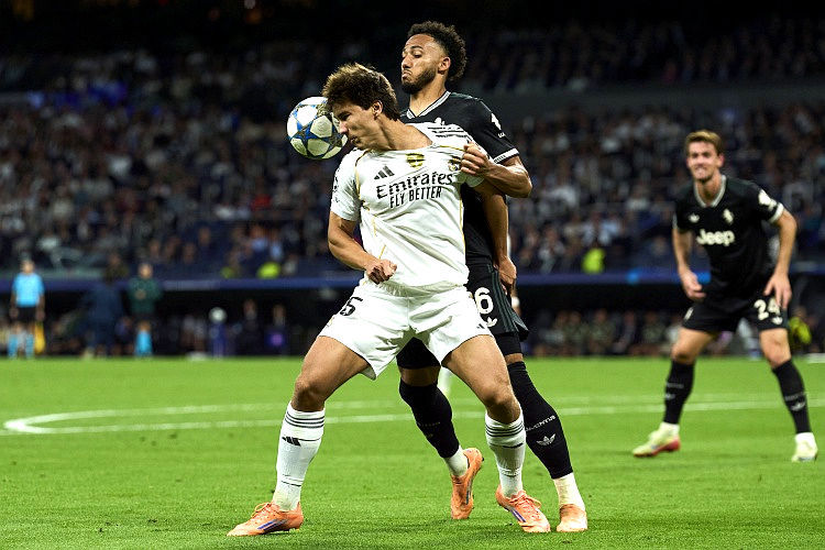 Sky: Gonzalo và Palacios đang kiểm tra y tế tại Fulham, tổng phí chuyển nhượng khoảng 42,3 triệu bảng Sky: Gonzalo và Palacios đang kiểm tra y tế tại Fulham, tổng phí chuyển nhượng khoảng 42,3 triệu bảng