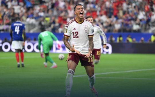 Tây Ban Nha vào chung kết sau 16 năm! Pháp 2-0