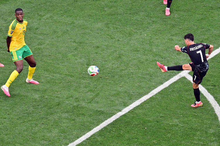 Lịch sử được viết nên! Canada lần đầu tiên giành vé vào vòng 16 đội World Cup, sẽ gặp đội thắng trong cặp Hà Lan/Maroc