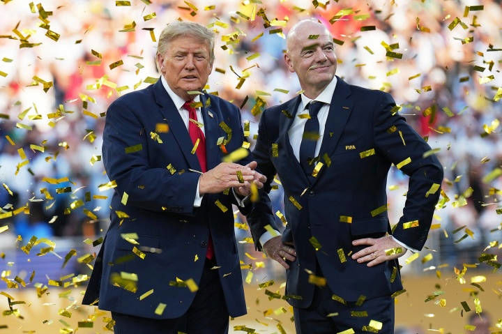 Lần đầu tiên Tổng thống Trump trao cúp! Tây Ban Nha vô địch World Cup 2026, đội trưởng Rodri giành Quả bóng Vàng World Cup!