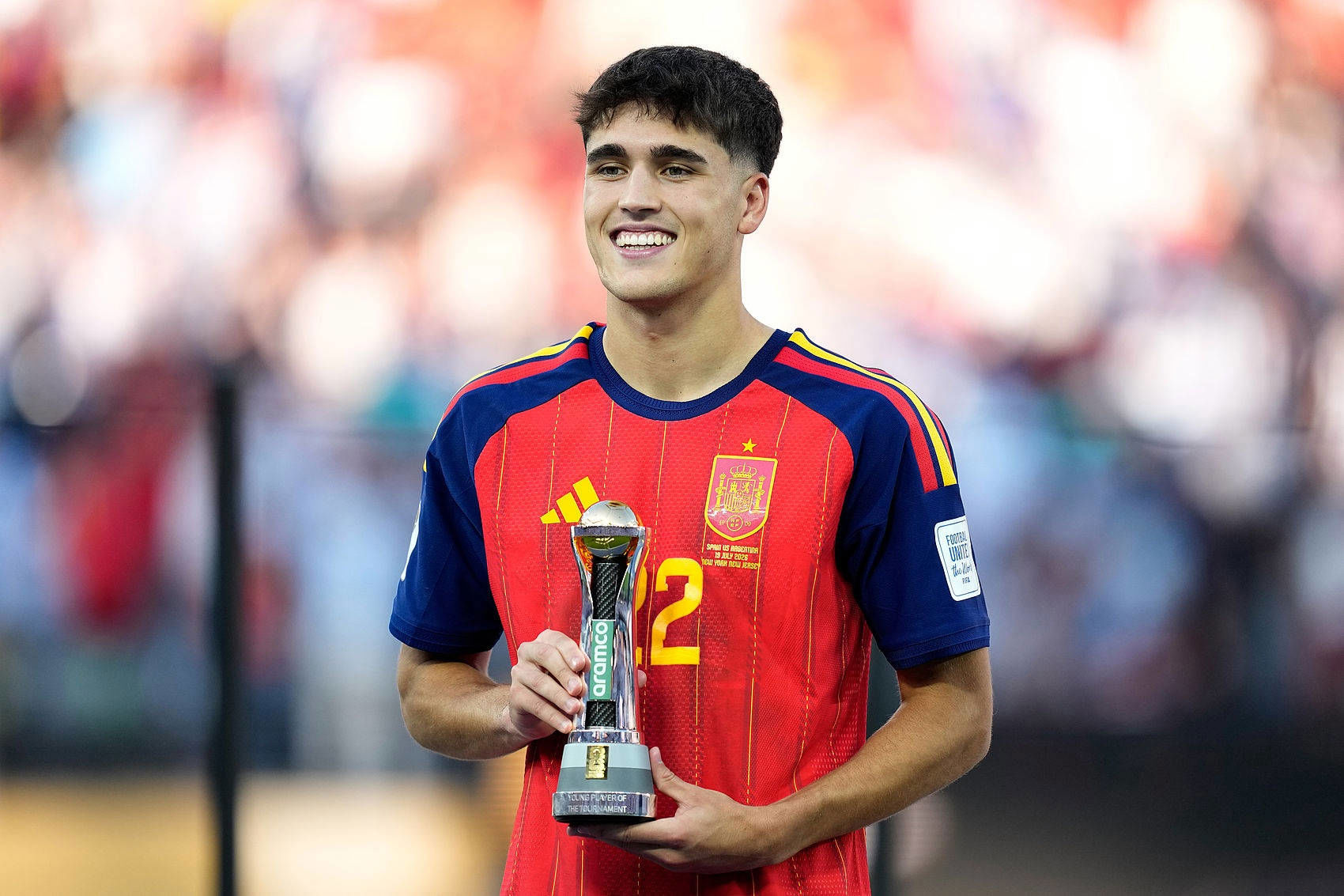 Cubarsí là cầu thủ Tây Ban Nha đầu tiên giành danh hiệu Cầu thủ trẻ xuất sắc nhất World Cup