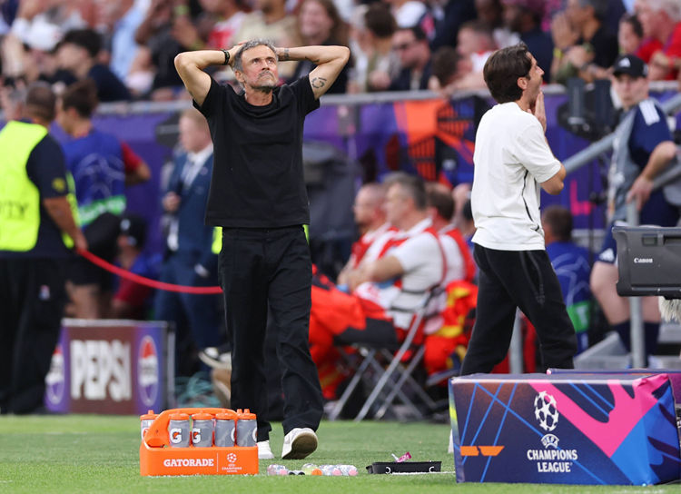 RMC: Nhiều trụ cột PSG không thể trở lại kịp thời, sẽ vắng mặt ở Siêu cúp châu Âu và Siêu cúp Pháp