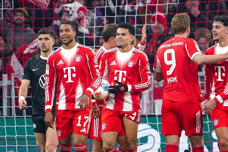 Bayern Munich kiên quyết giữ chân Luis Díaz và Olise, tin tưởng bộ ba cùng Kane sẽ giành mọi danh hiệu