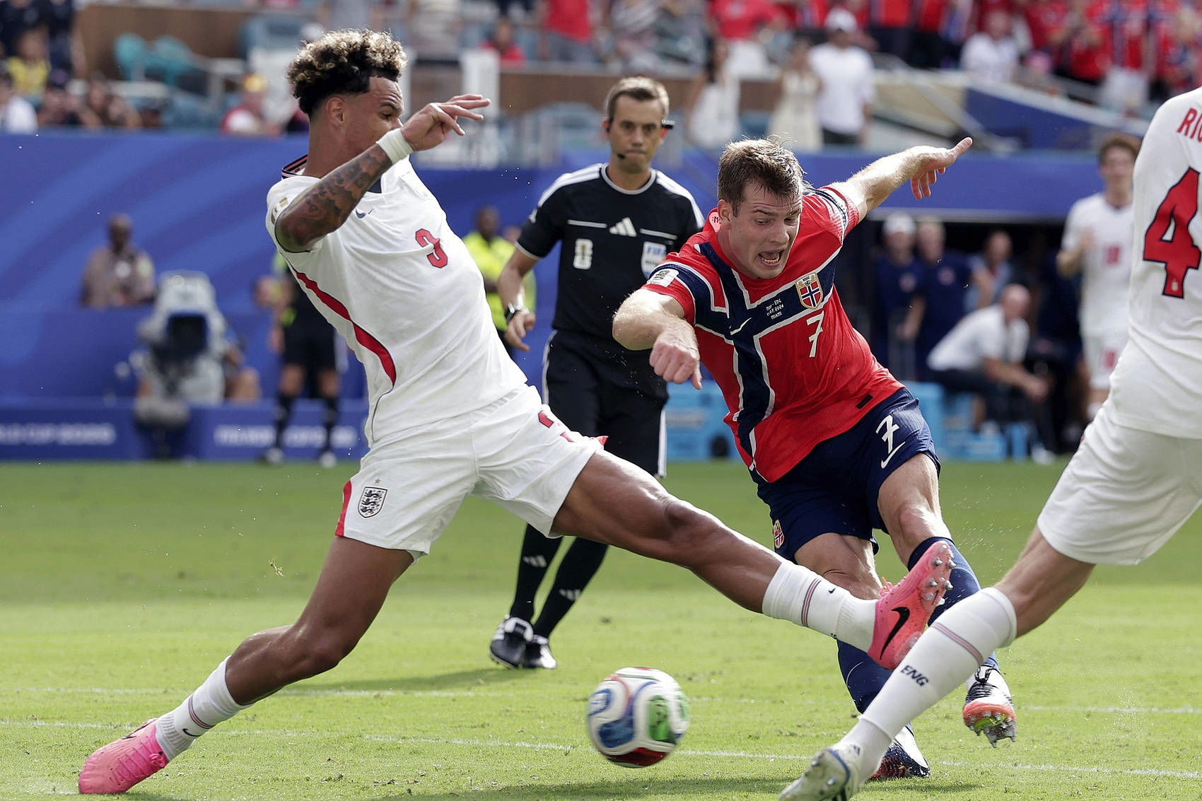 Ibrahimovic: Nếu Sørloth chuyền quả bóng đó, cục diện trận đấu có thể đã khác, Haaland sẽ không bỏ lỡ cơ hội!