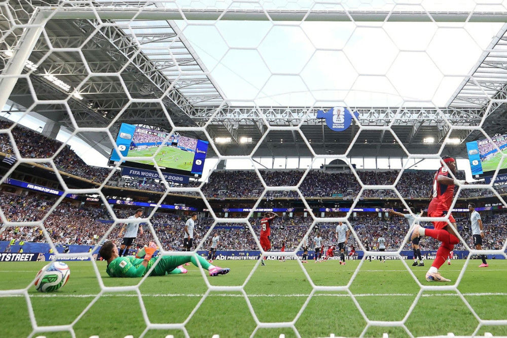 Cape Verde 2-2 Uruguay | Pina ghi bàn World Cup đầu tiên trong lịch sử ĐTQG, Cape Verde lại cầm hòa đội mạnh Uruguay Cape Verde 2-2 Uruguay | Pina ghi bàn World Cup đầu tiên trong lịch sử ĐTQG, Cape Verde lại cầm hòa đội mạnh Uruguay