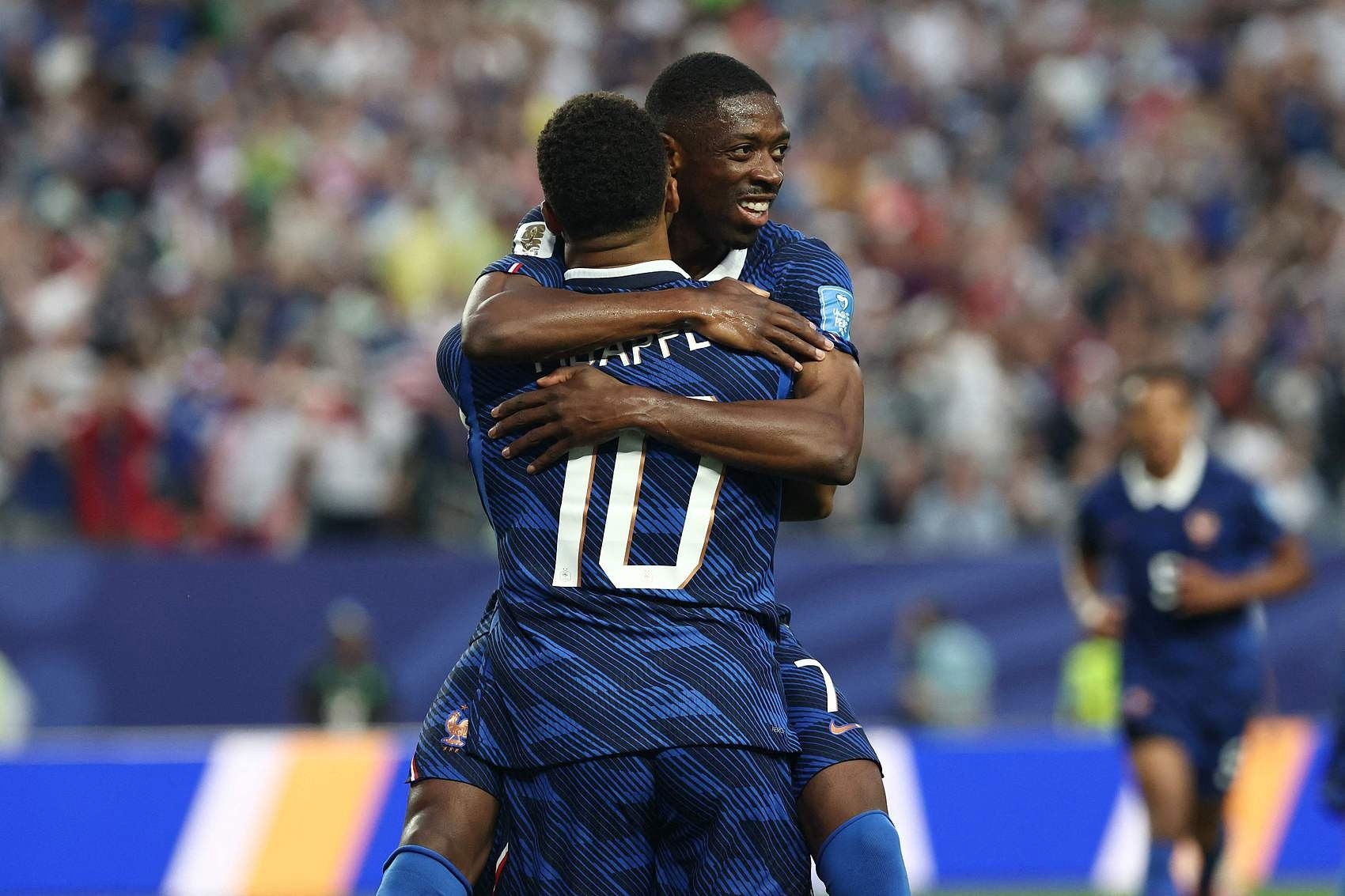 Pháp 3-0 Iraq | Mbappé lập cú đúp hai trận liên tiếp, Dembele nhận bàn thắng đầu tiên của mình ở World Cup