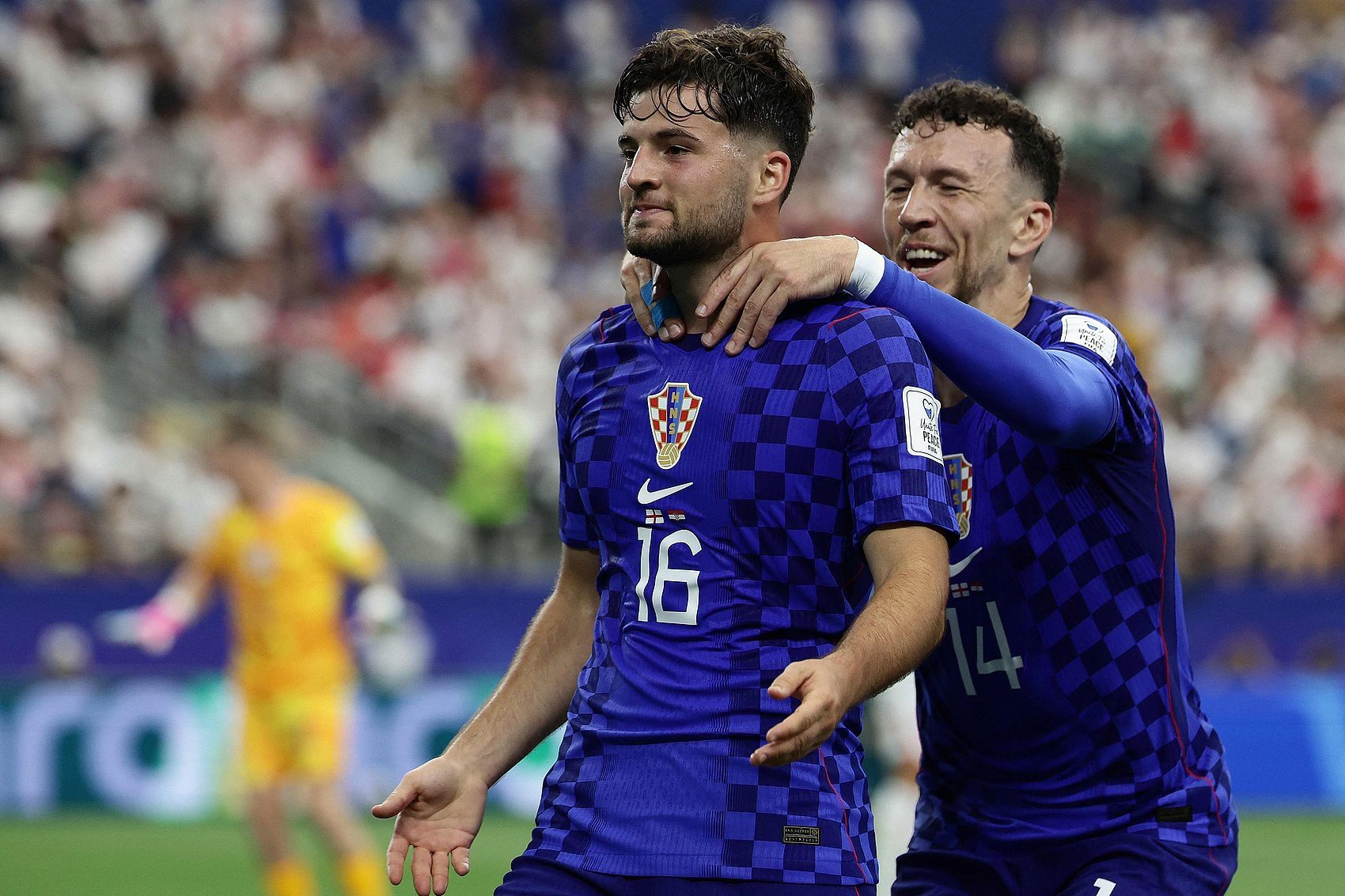 Battulina, 23 tuổi, đã thực hiện thành công hơn 5 pha rê bóng tại World Cup, trở thành cầu thủ thứ tư trong thế kỷ mới làm được điều này Battulina, 23 tuổi, đã thực hiện thành công hơn 5 pha rê bóng tại World Cup, trở thành cầu thủ thứ tư trong thế kỷ mới làm được điều này