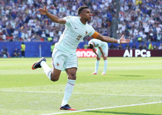 Vào bán kết! Pháp thắng Morocco 2-0, Mbappe kiến tạo và ghi bàn