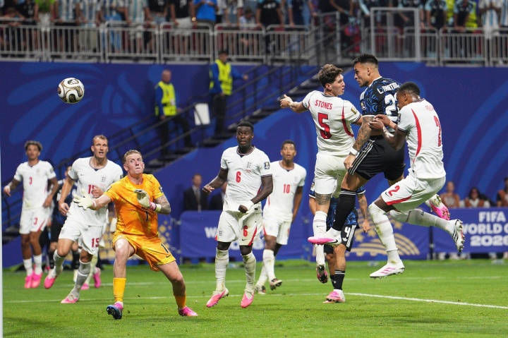 Anh 1-2 Argentina | Messi cú đúp kiến tạo, Argentina ngược dòng ngoạn mục ở phút cuối Anh 1-2 Argentina | Messi cú đúp kiến tạo, Argentina ngược dòng ngoạn mục ở phút cuối