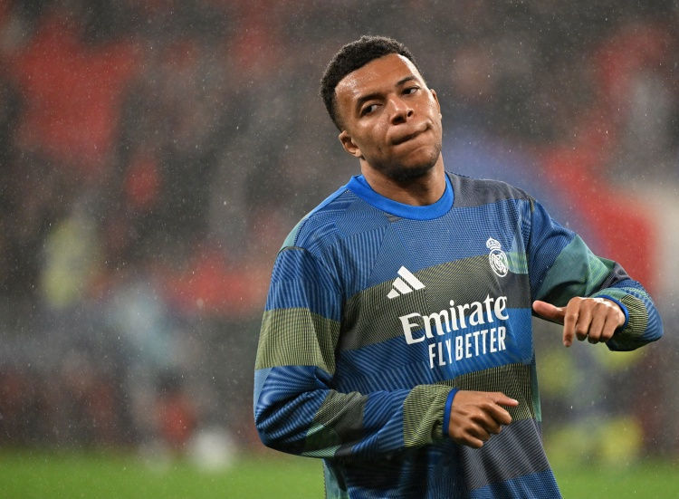 Mbappe đặt thử thách mùa giải mới: 100 bàn, Pichichi ba liên tiếp và vô địch La Liga Mbappe đặt thử thách mùa giải mới: 100 bàn, Pichichi ba liên tiếp và vô địch La Liga