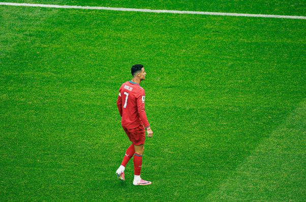 Cristiano Ronaldo, 41 tuổi, ra sân đá chính trận thứ ba liên tiếp! Anh không ghi bàn trong trận đầu tiên nhưng đã lập cú đúp trong trận thứ hai Cristiano Ronaldo, 41 tuổi, ra sân đá chính trận thứ ba liên tiếp! Anh không ghi bàn trong trận đầu tiên nhưng đã lập cú đúp trong trận thứ hai